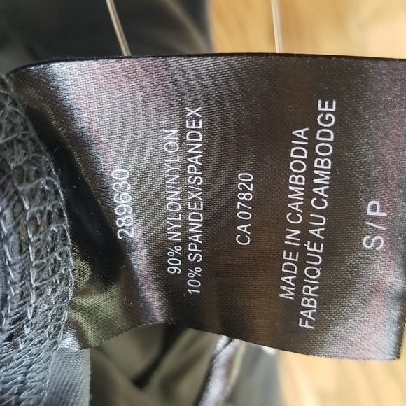 (S) NWT Fila Wide Leg Capris UV Protective Stretch Yoga Moisture Wicking Fabric - Picture 7 of 13